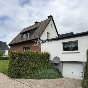 Zufahrt zur weiteren Einzelgarage